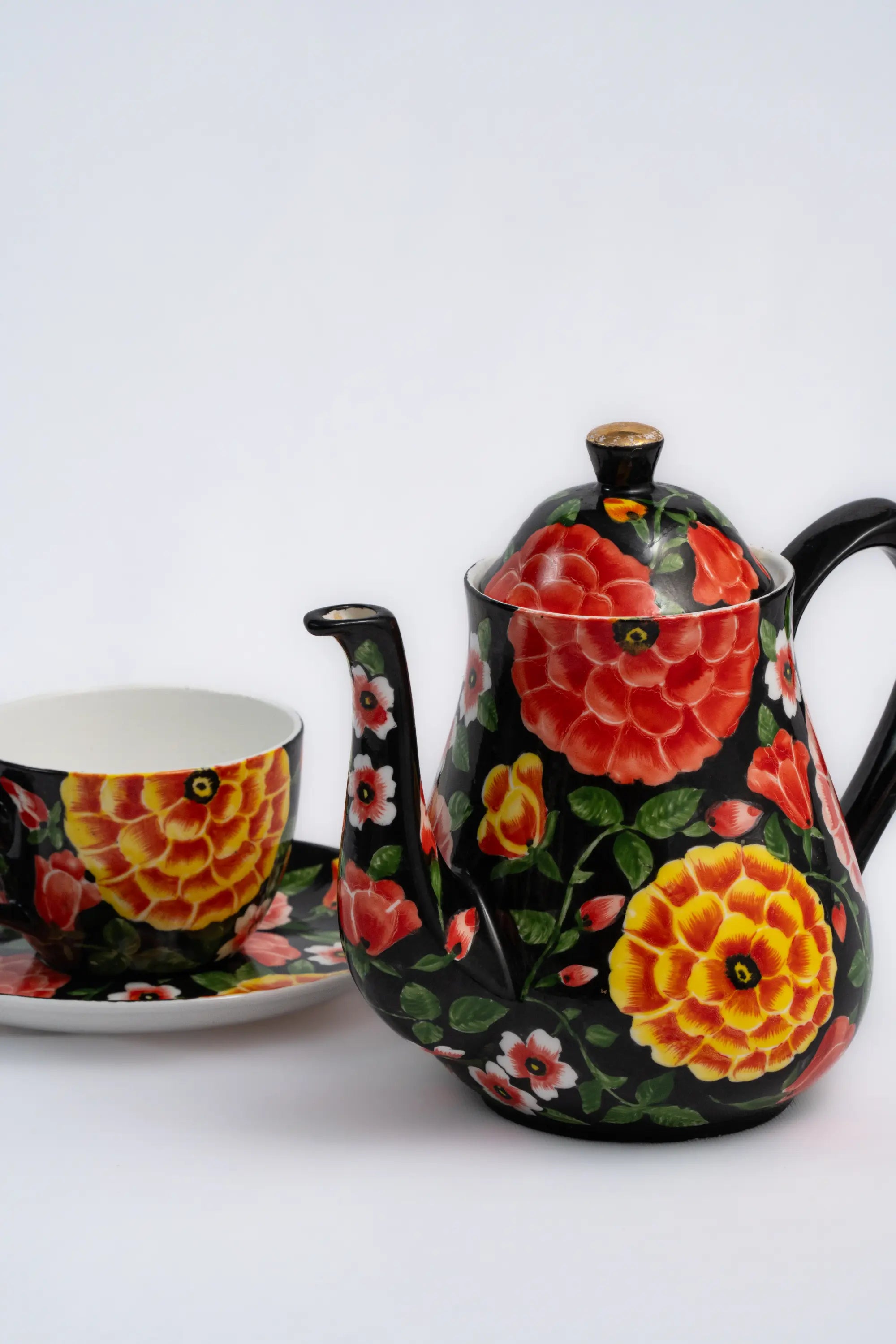 Tea set for 4