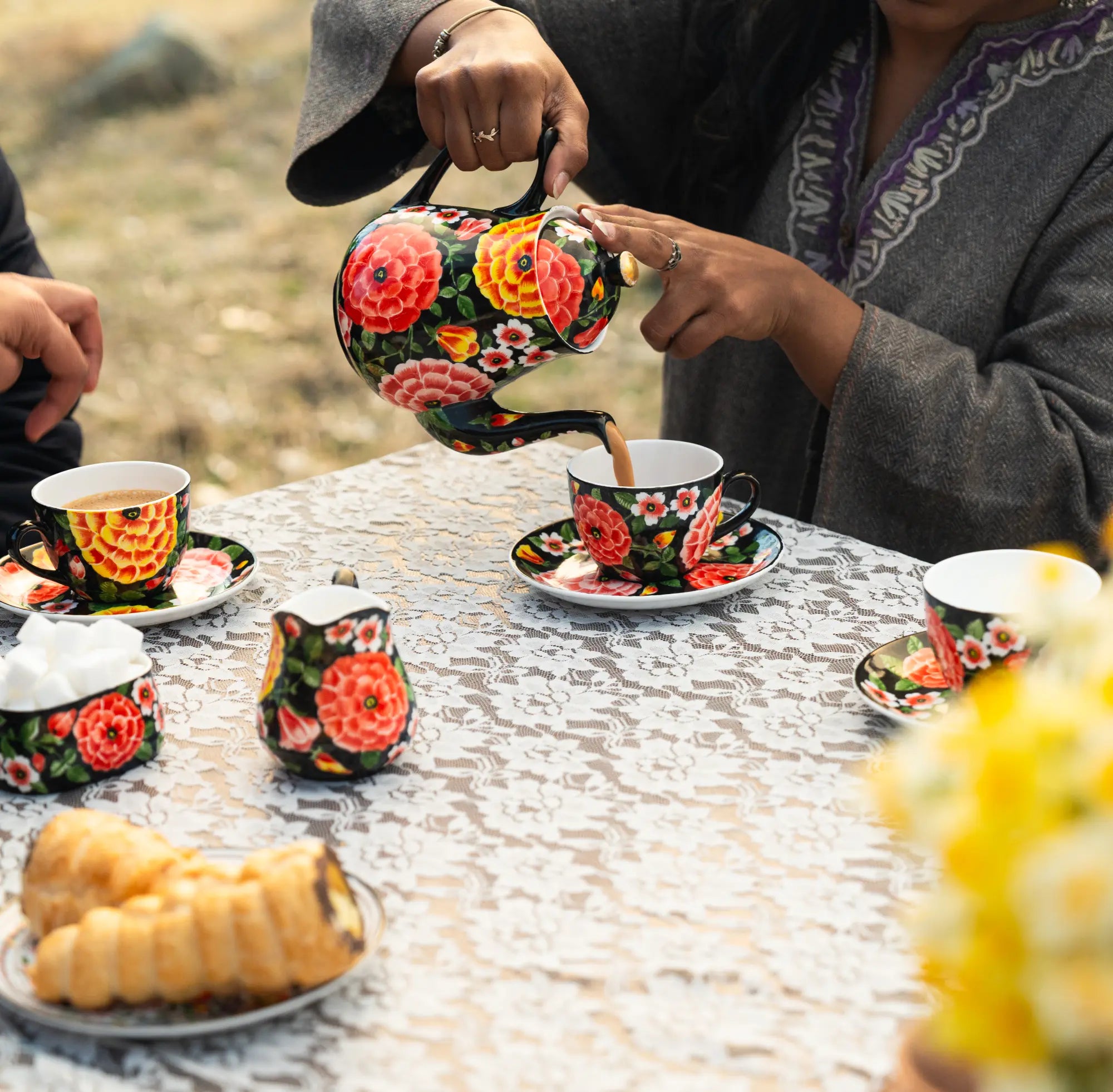 Tea set for 4